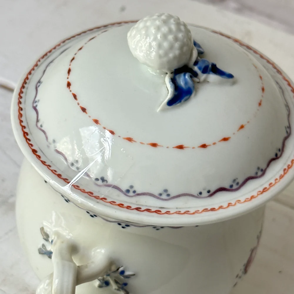 18th-century Chinese Qing Porcelain Lidded Sugar Bowl - Image 5