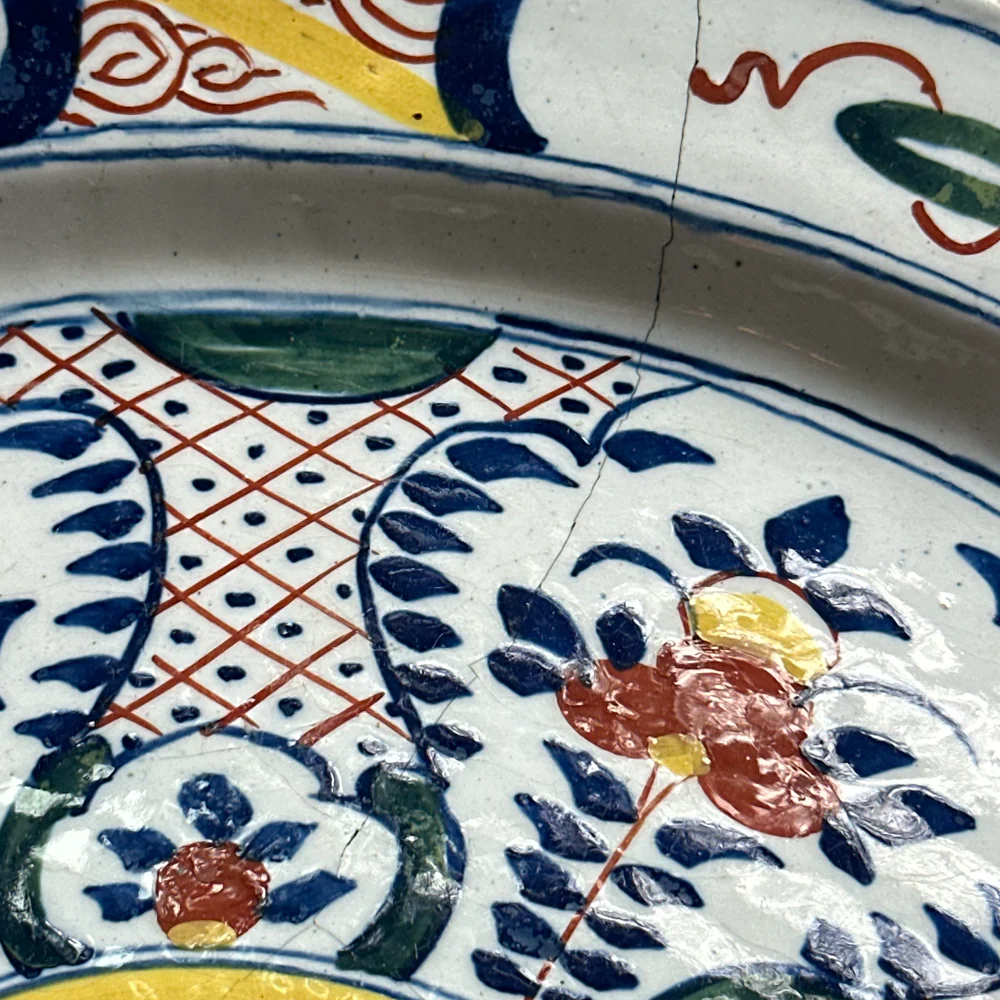 18th-century Polychrome Delft Charger Plate - Image 6