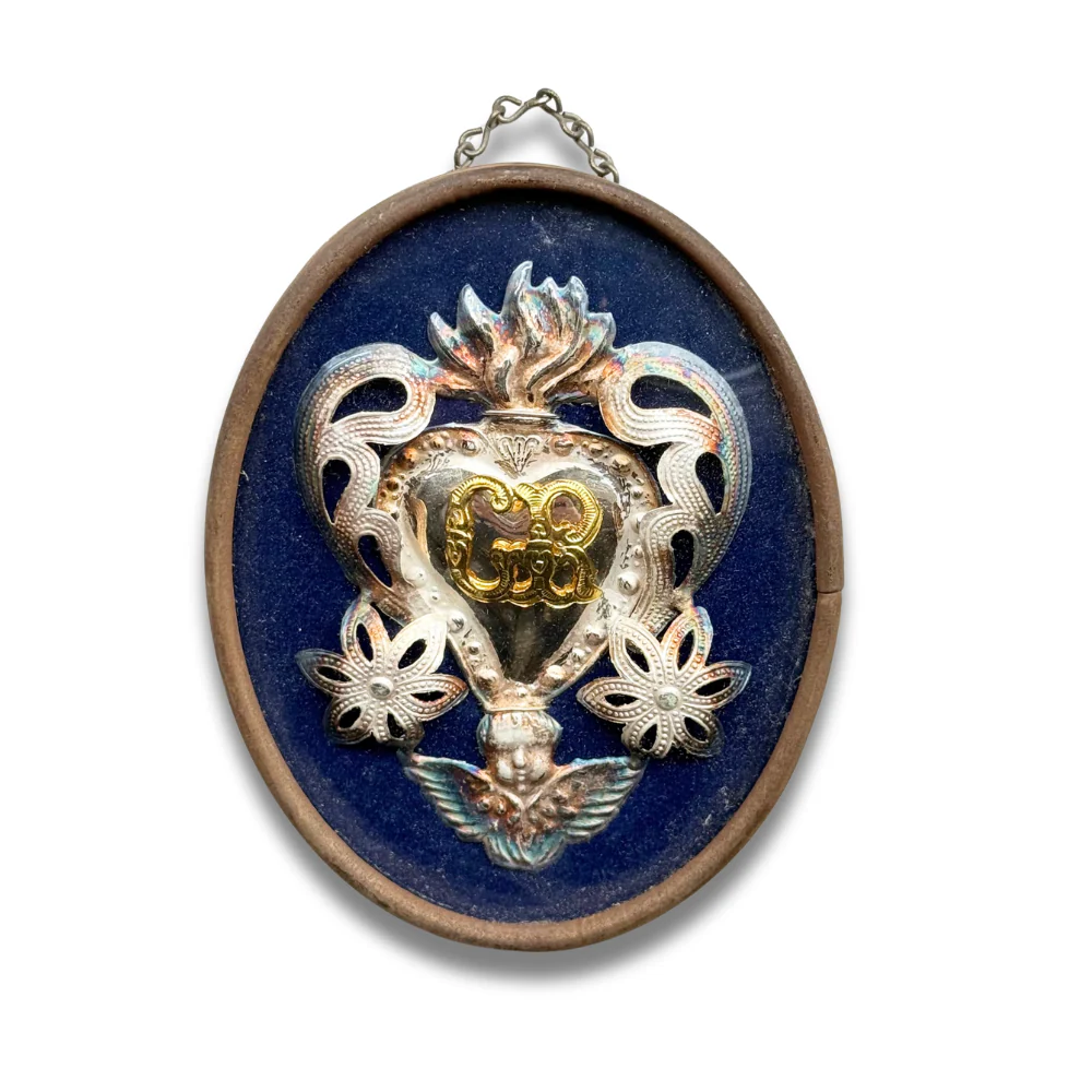 19th-century Italian Ex-Voto Sacred Silver Heart in Oval Hanging Case (No. 118)
