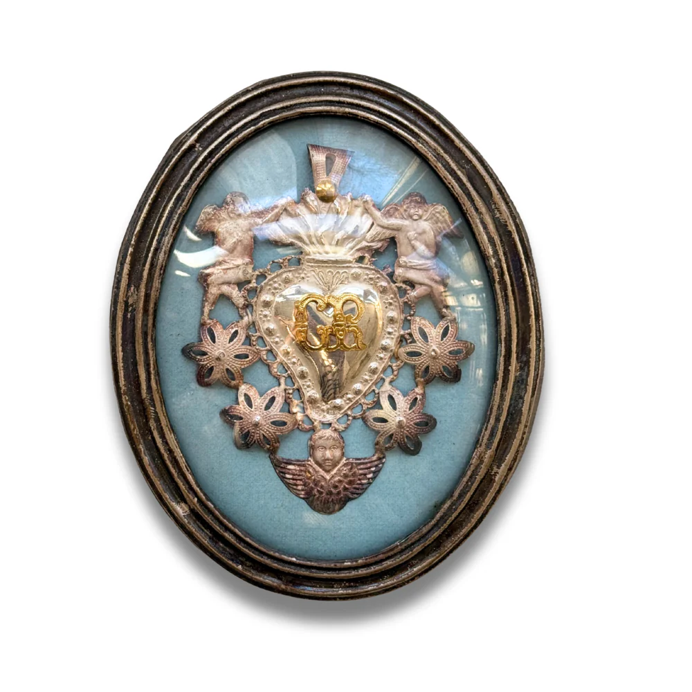 19th-century Italian Ex-Voto Sacred Silver Heart in Oval Hanging Case (No. 121)
