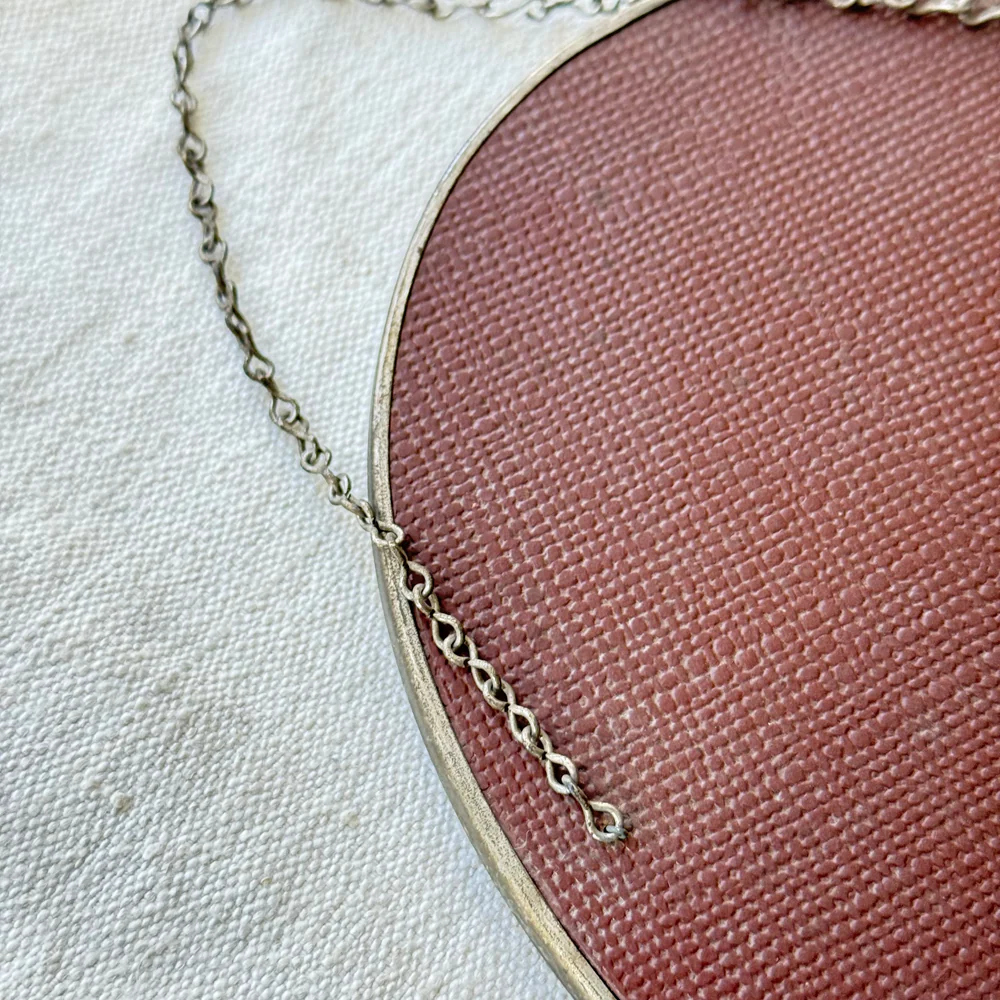 19th-century Italian Ex-Voto Sacred Silver Heart in Oval Hanging Case (No. 122) - Image 3