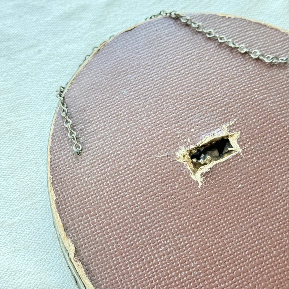 19th-century Italian Ex-Voto Sacred Silver Heart in Oval Hanging Case (No. 123) - Image 3
