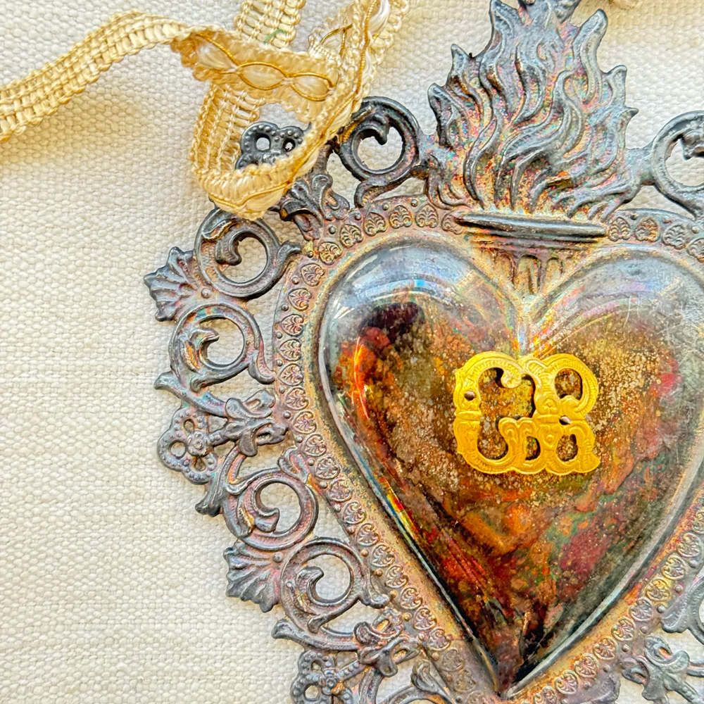 19th-century Italian Ex-Voto Sacred Silver Heart with Ribbon (No. 125) - Image 2