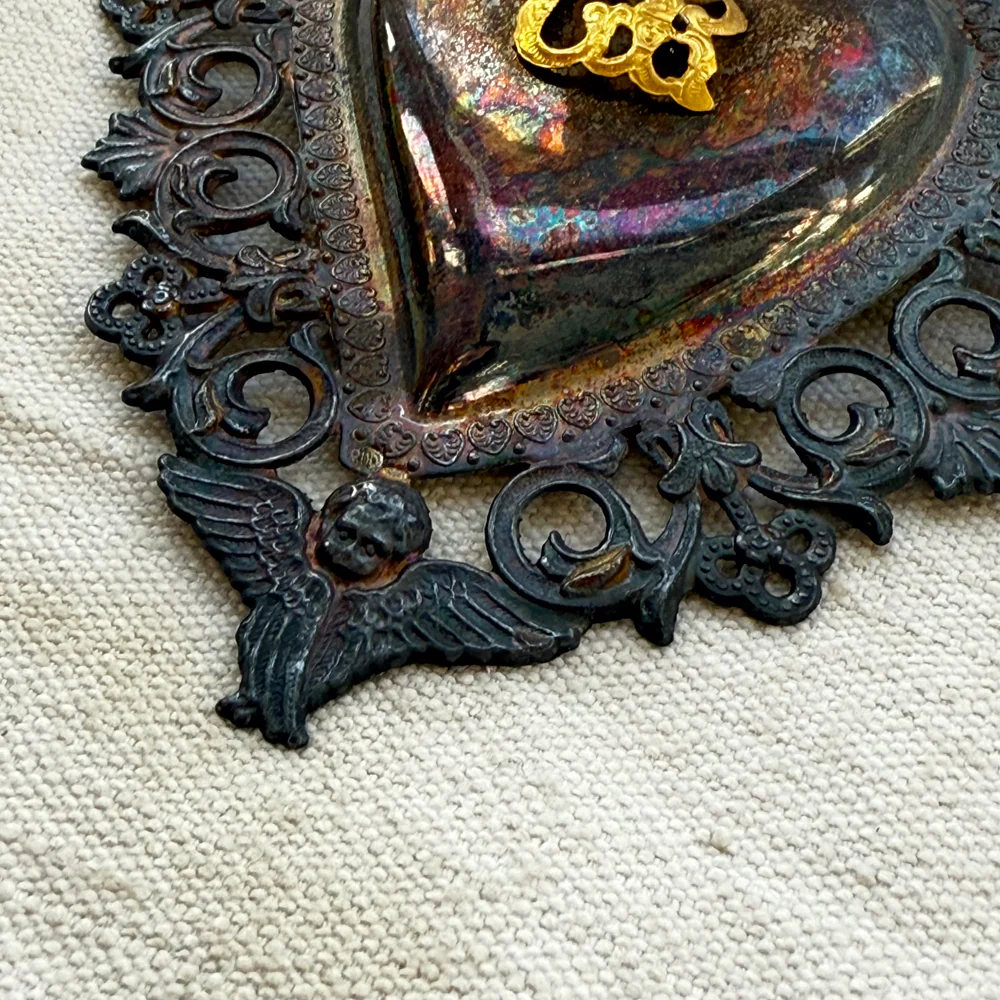 19th-century Italian Ex-Voto Sacred Silver Heart with Ribbon (No. 125) - Image 3