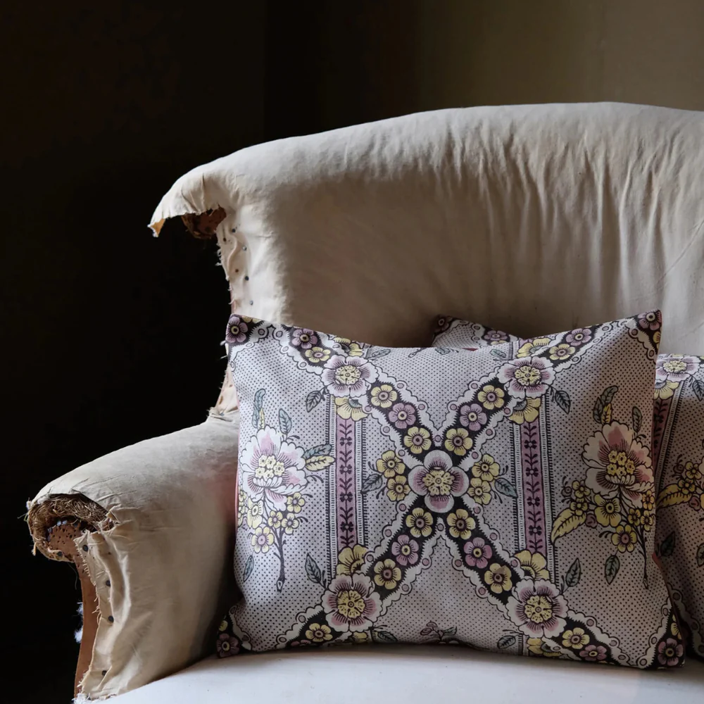 1B Guirlandes de Fleurs Sepia Antoinette Poisson 5 Meter Linen Bolt - Image 2