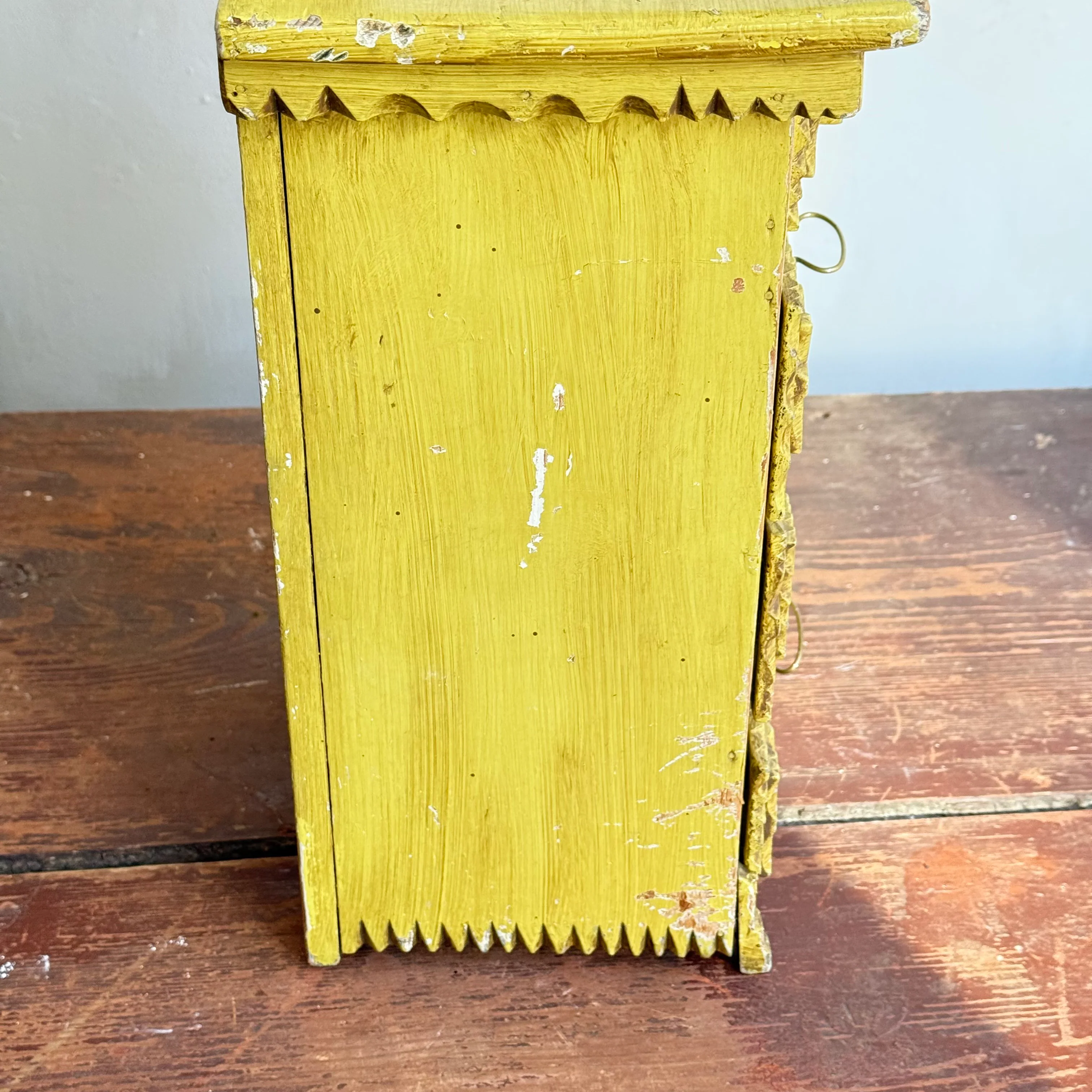 20th-century Yellow Painted Tramp Art Cabinet - Image 7