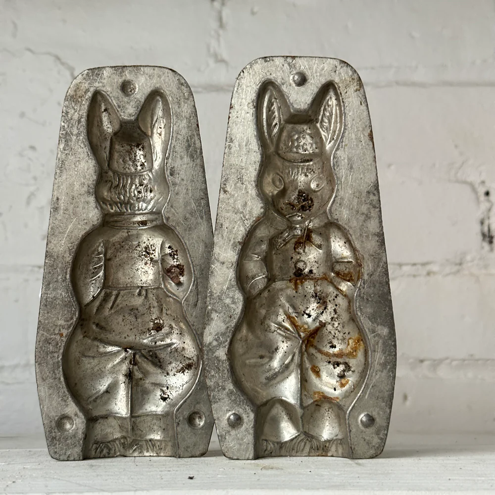 Antique Chocolate Clothed Rabbit Tin Mold (#35) - Image 5