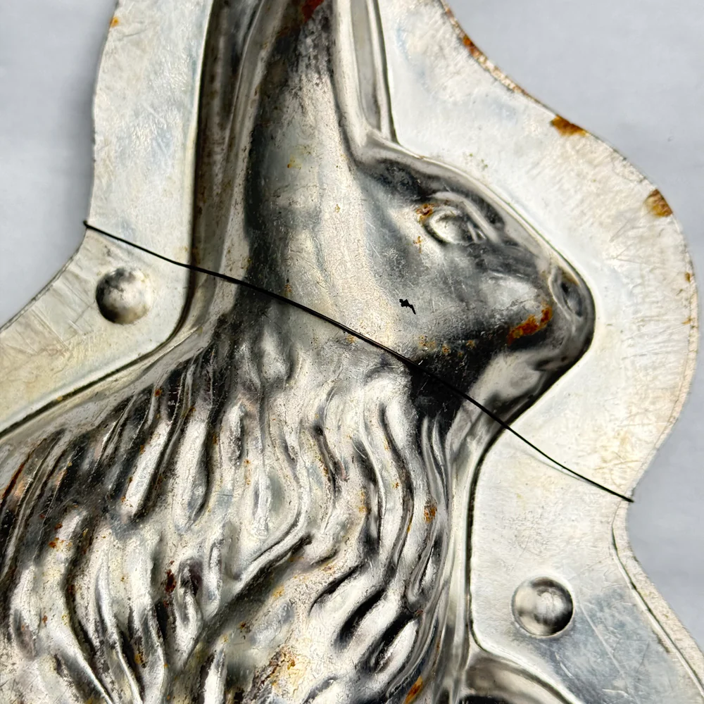 Antique Chocolate Rabbit Mold (#86) - Image 2