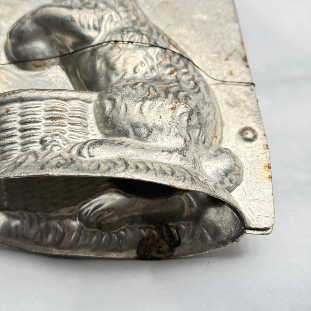 Antique Chocolate Rabbit Mold (#88) - Image 3