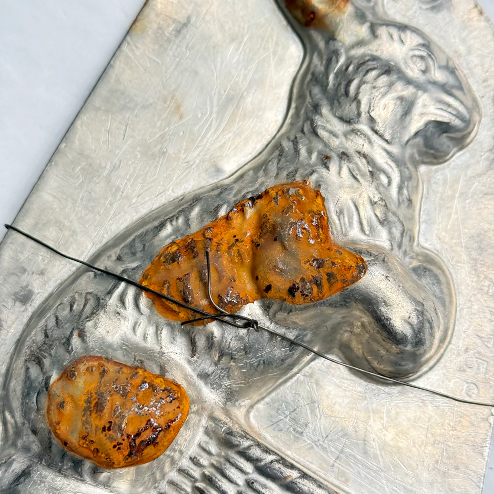 Antique Chocolate Rabbit Mold (#88) - Image 4