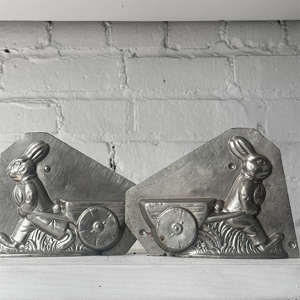 Antique Chocolate Rabbit with Wagon Tin Mold (#45) - Image 5