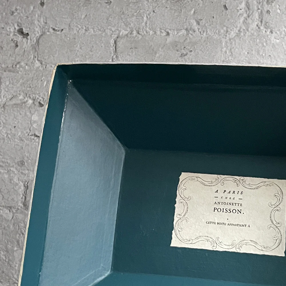 Antoinette Poisson Large Wedding Box in Guirlandes et Festons 15A - Image 5