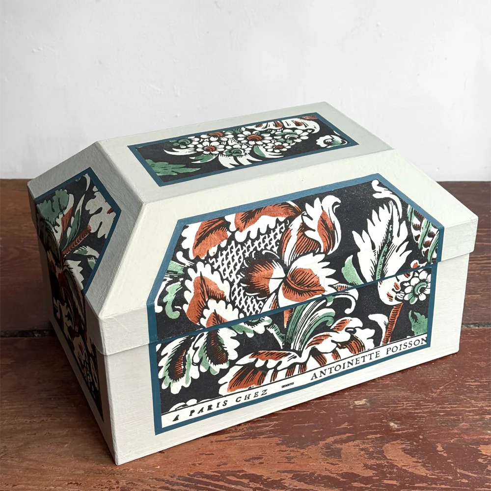 Antoinette Poisson Medium Wedding Box in "Grand Parots" No. 59A
