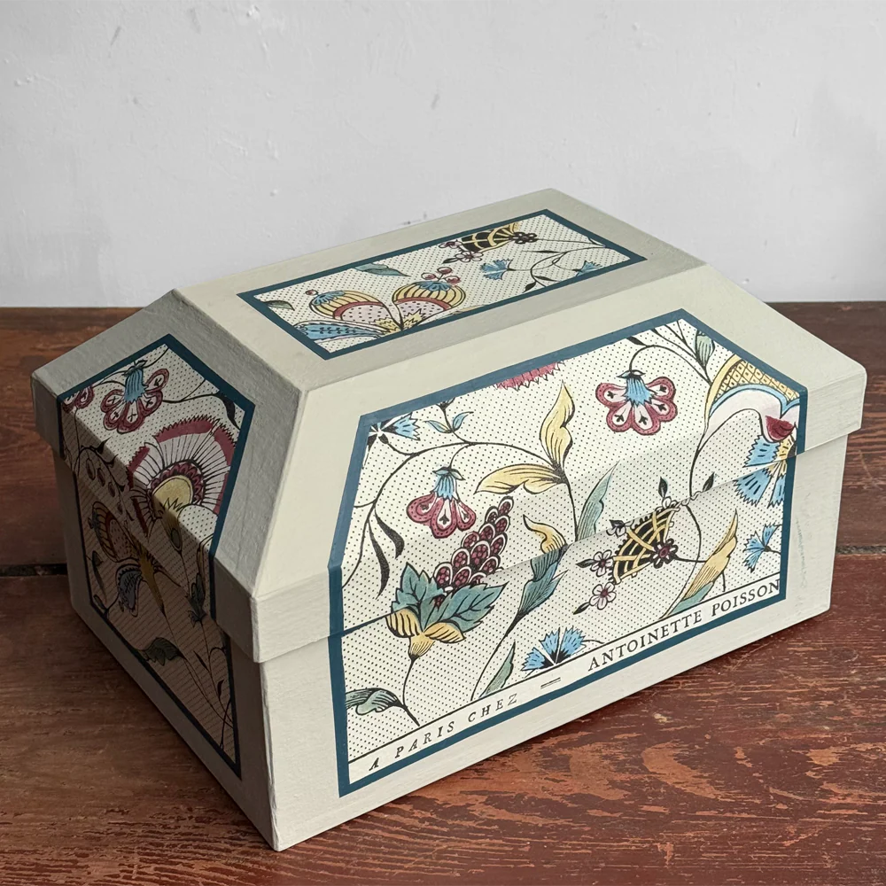 Antoinette Poisson Medium Wedding Box in Jaipur 57A