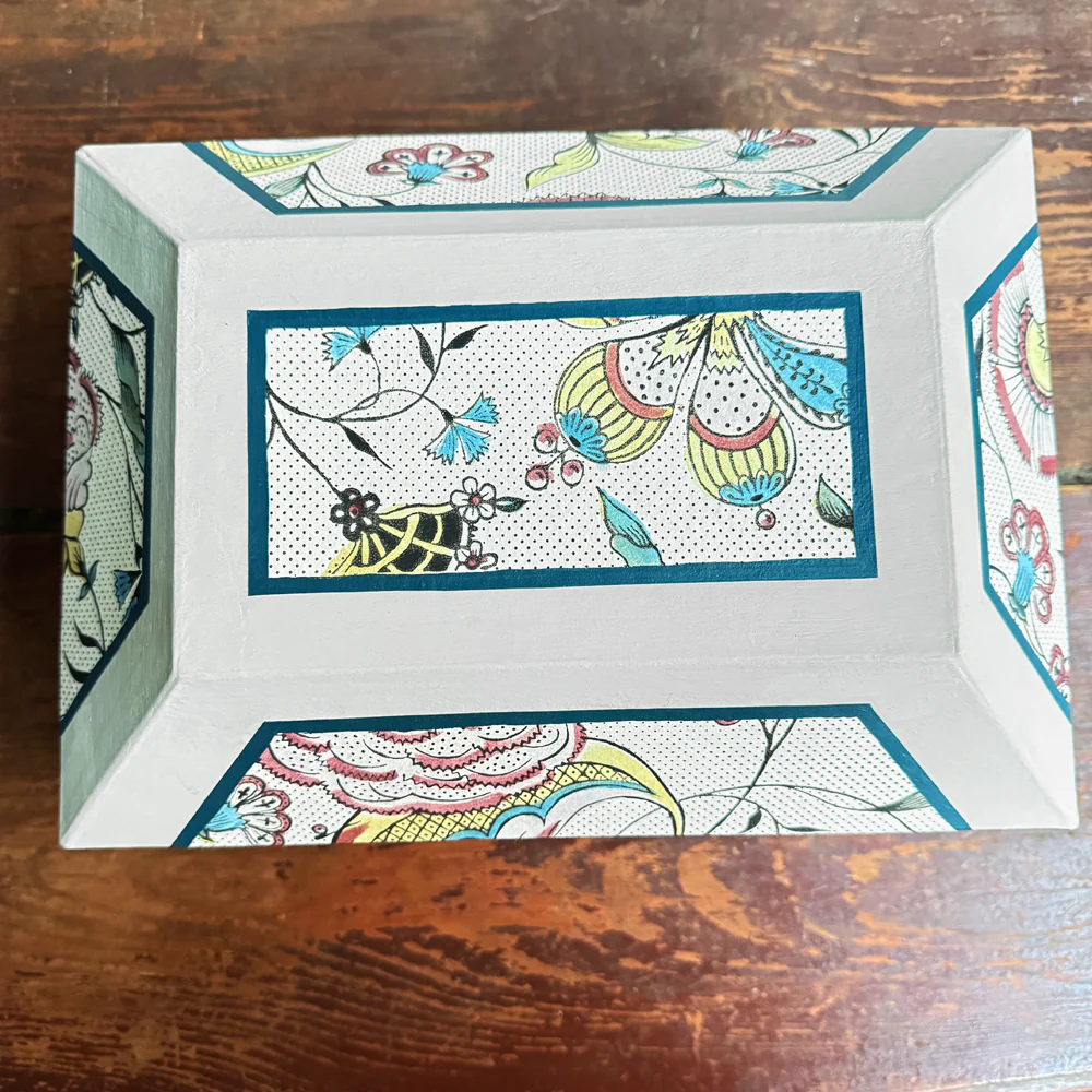 Antoinette Poisson Medium Wedding Box in Jaipur 57A - Image 8