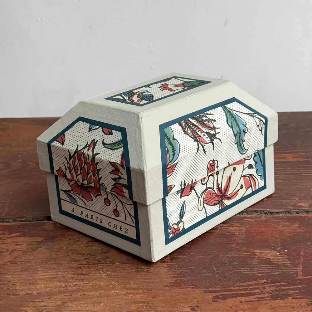 Antoinette Poisson Small Wedding Box in "Mignonette" No. 73A