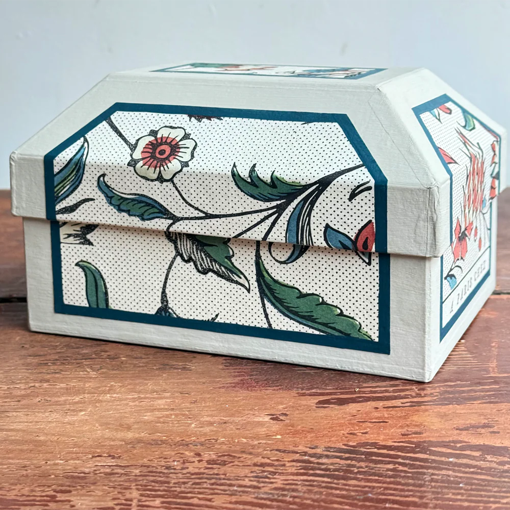 Antoinette Poisson Small Wedding Box in "Mignonette" No. 73A - Image 7