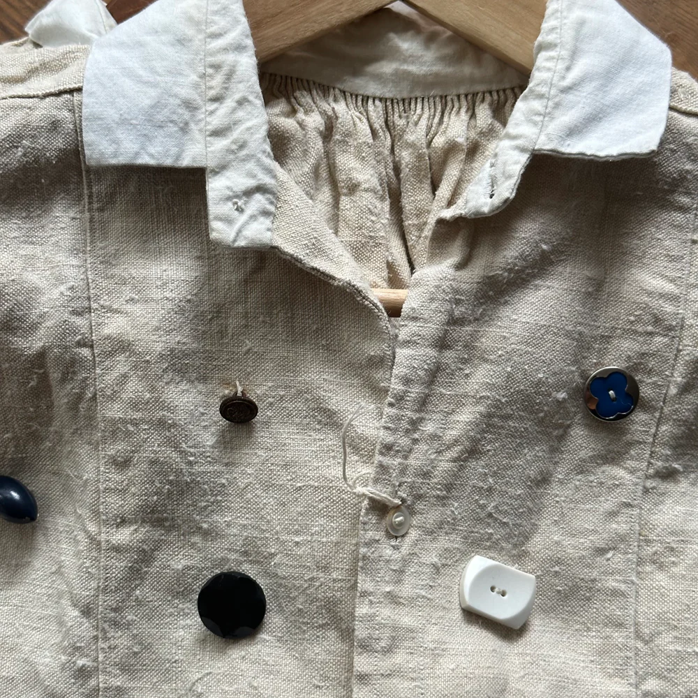 Custom 19th-century Linen Night Shirt with Vintage Buttons (#7) - Image 3