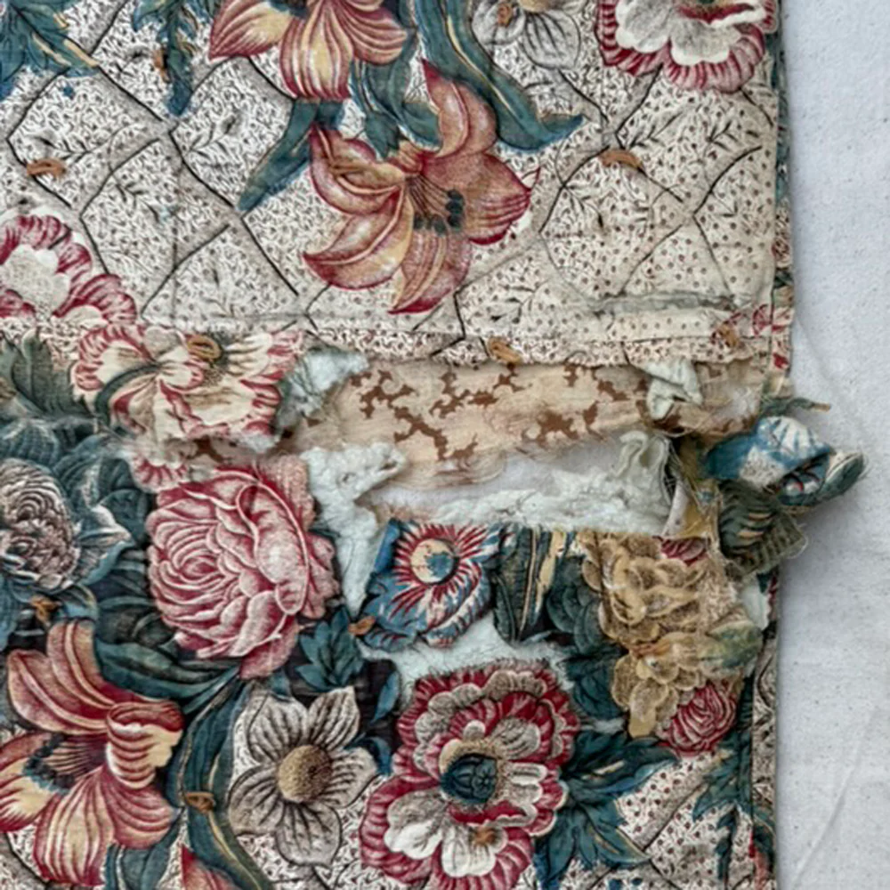 19th-century American Hand-Stitched Quilt - Image 10