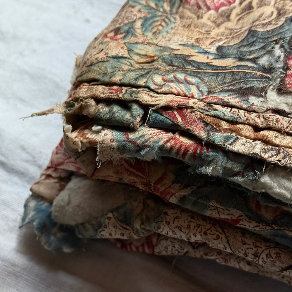 19th-century American Hand-Stitched Quilt - Image 6