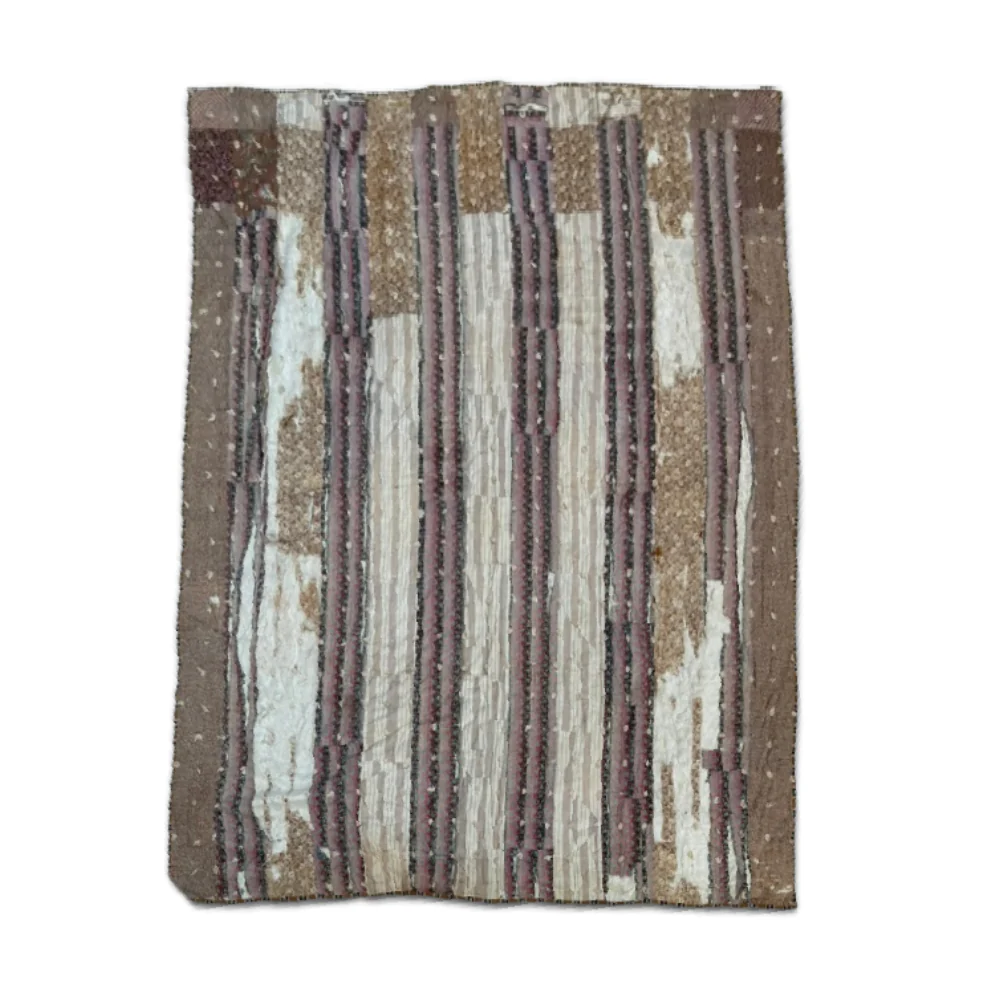 19th-century American Hand-Stitched Quilt - Image 2
