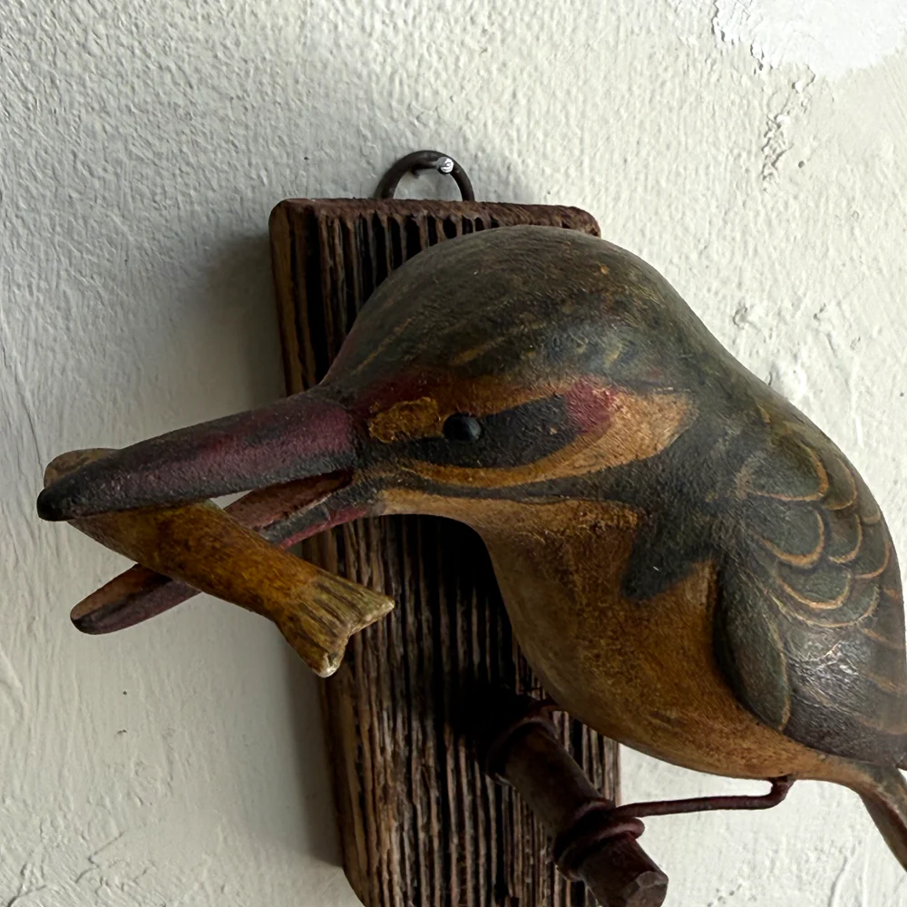 Early 20th-century Black Forest Carved Bird with Fish (BFB-04) - Image 2