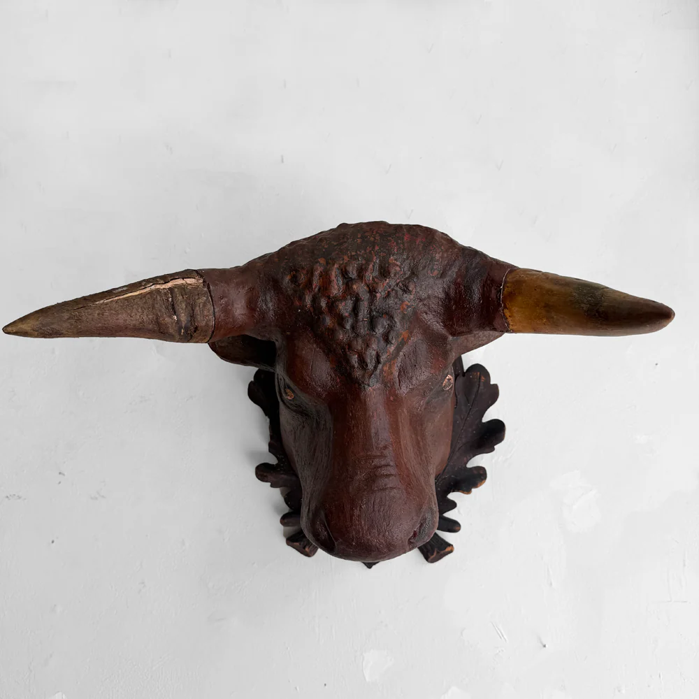 Early 20th-century Black Forest Carved Steer with Horns - Image 2