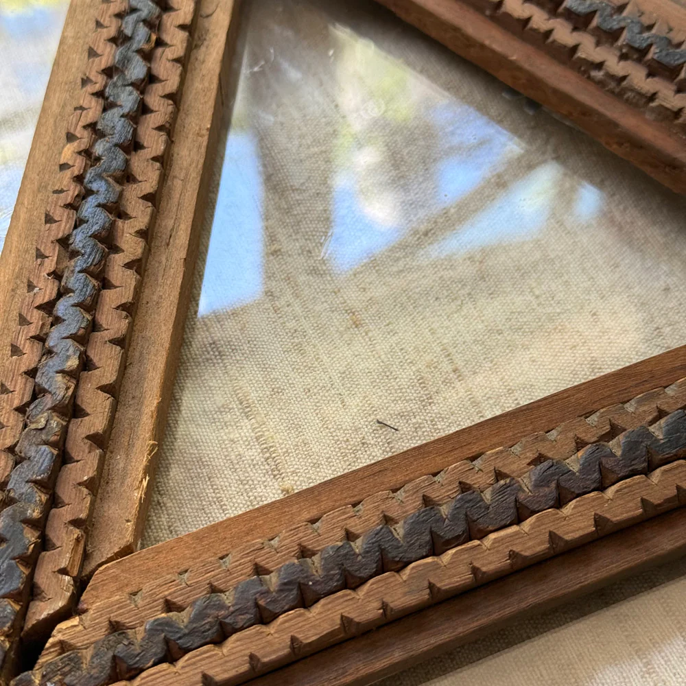 Early 20th-century Hexagonal Tramp Art Frame - Image 4