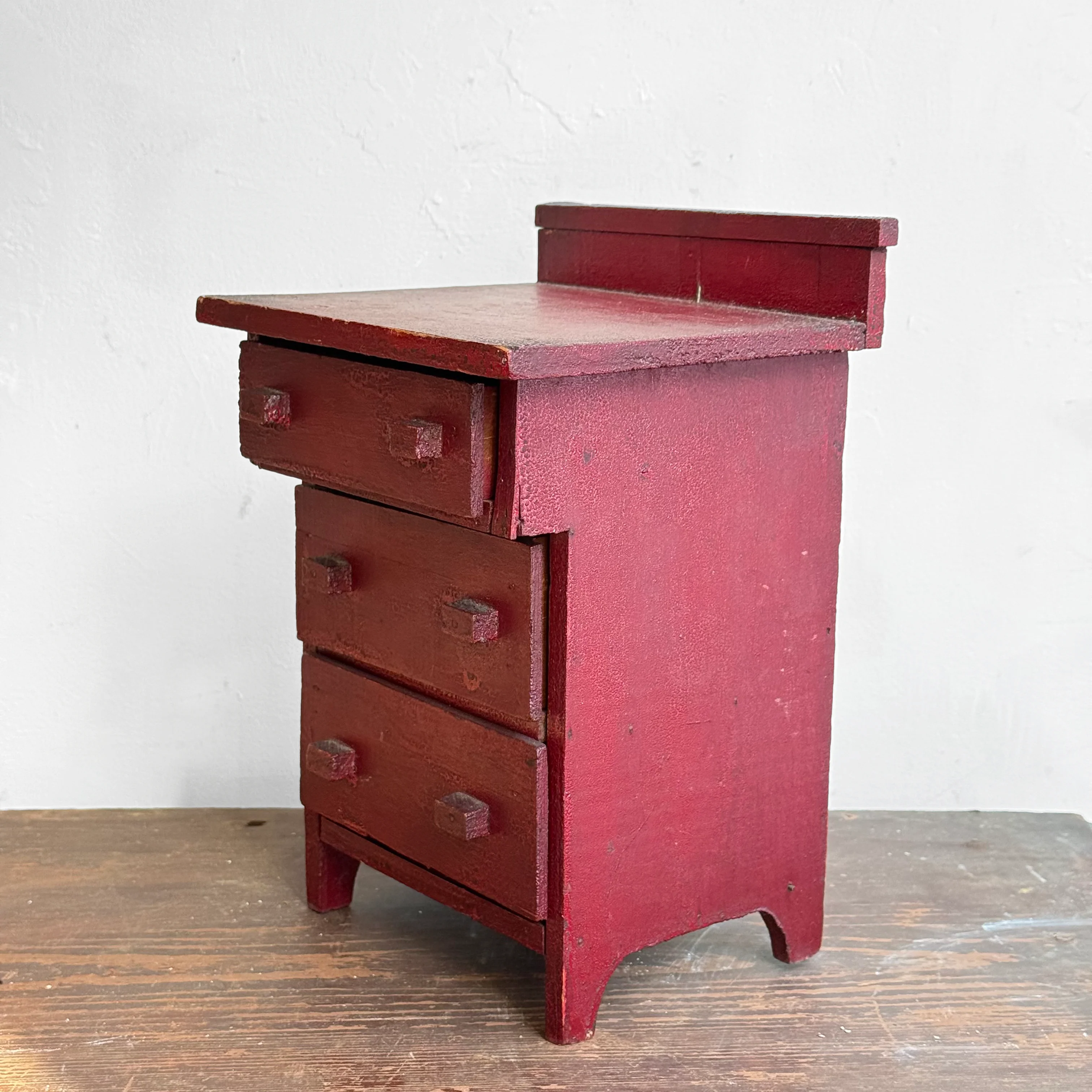Early 20th-century Red Painted Miniature Doll's Chest - Image 2