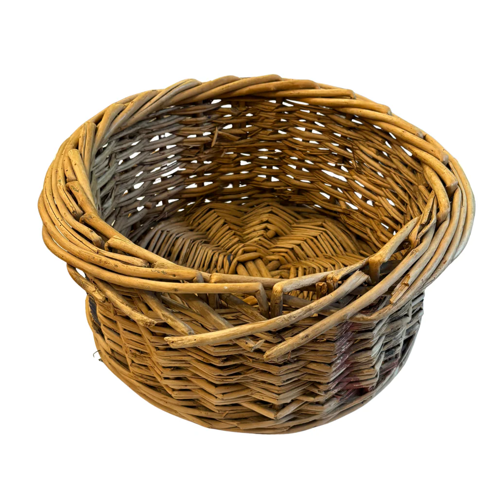 Early 20th-century Round Antique Painted Wicker Basket - Image 4