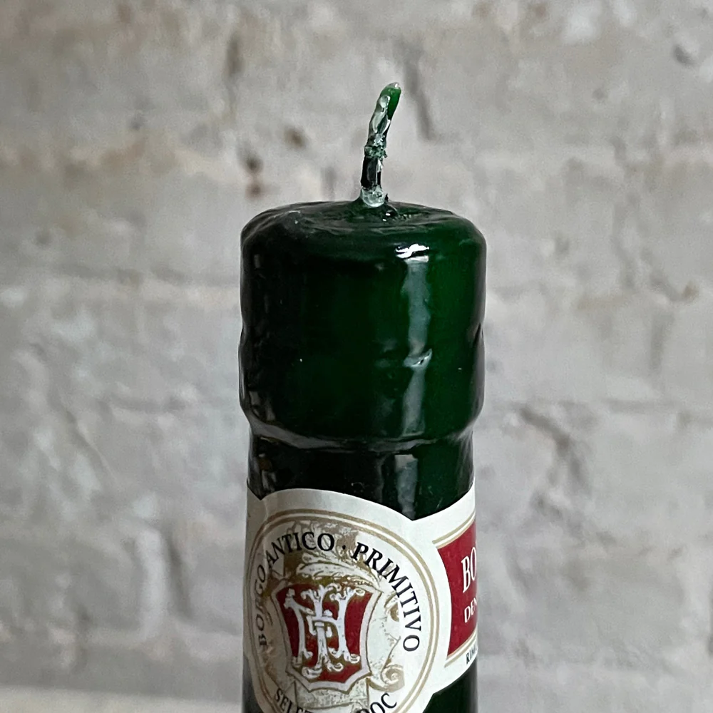 Fiaschetto Vino White Wine Basket Bottle Candle - Image 3