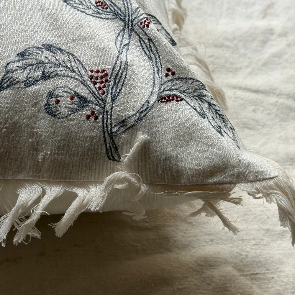 Illusion Fringe Tassia Cushion in Ivory - Image 4