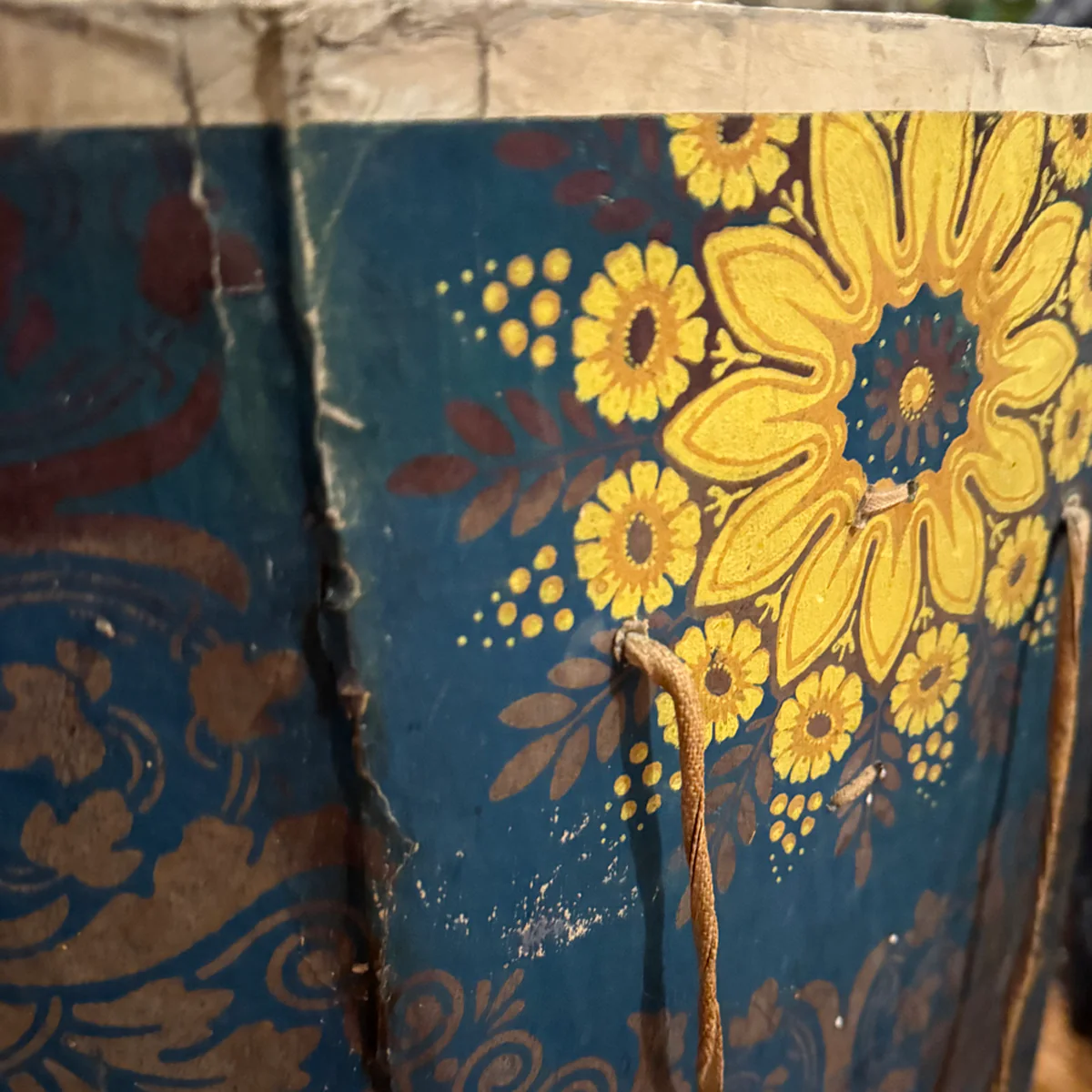 Large 19th-century French Papered Hat Box - Image 6