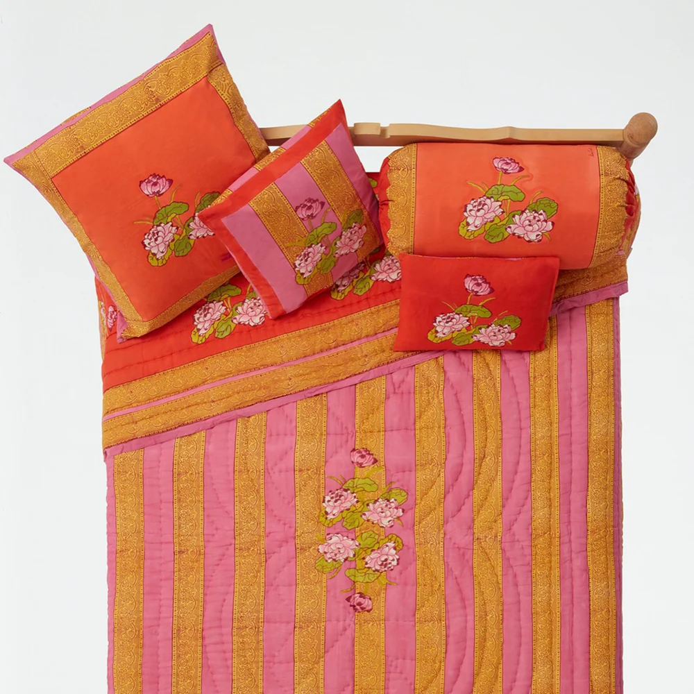 Lisa Corti Reversible King Quilt in Tea Flower Red Orange 250 x 270cm - Image 2