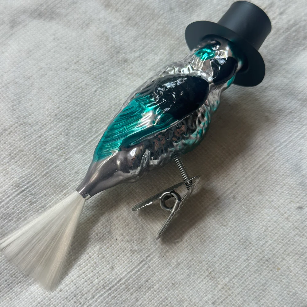 Nostalgic Clip-on Parrot with Top Hat Ornament - Image 2