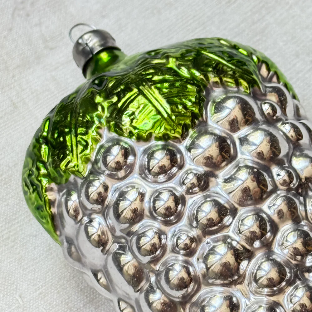 Nostalgic Large Silver Grapes Ornament - Image 2