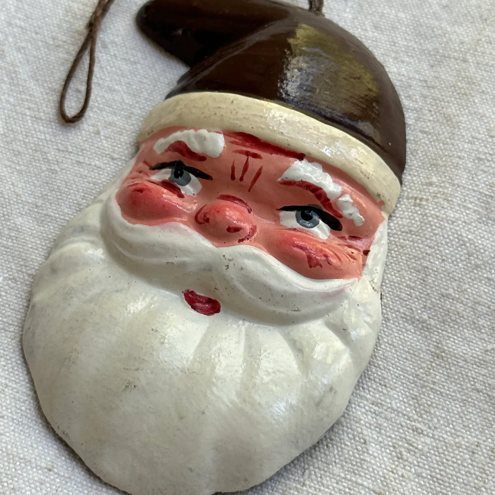 Nostalgic Papier-Mâché Santa Face with Brown Hat Ornament - Image 2