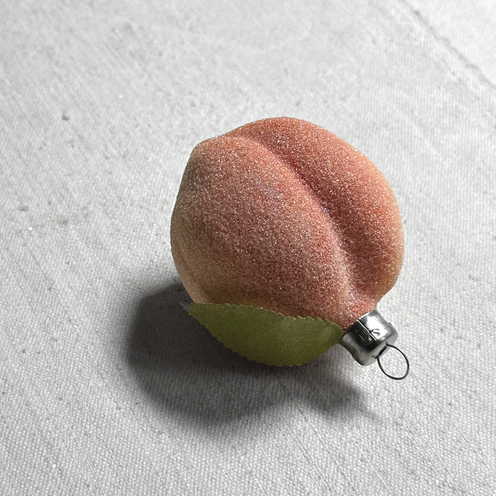 Nostalgic Peach with Leaf Ornament - Image 2