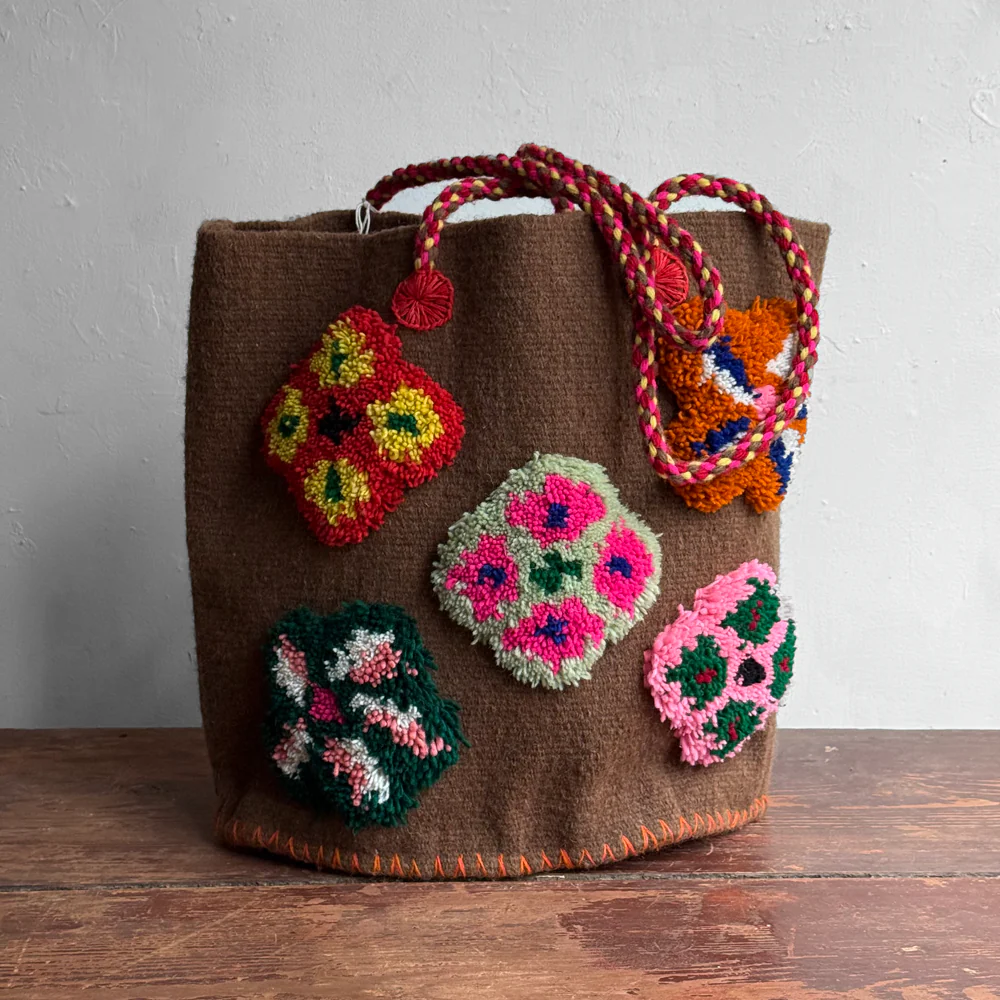 PO! Paris Nathalie Lete Woven & Knotted "Les Petites Fleur" Tote Bag in Merron - Image 2