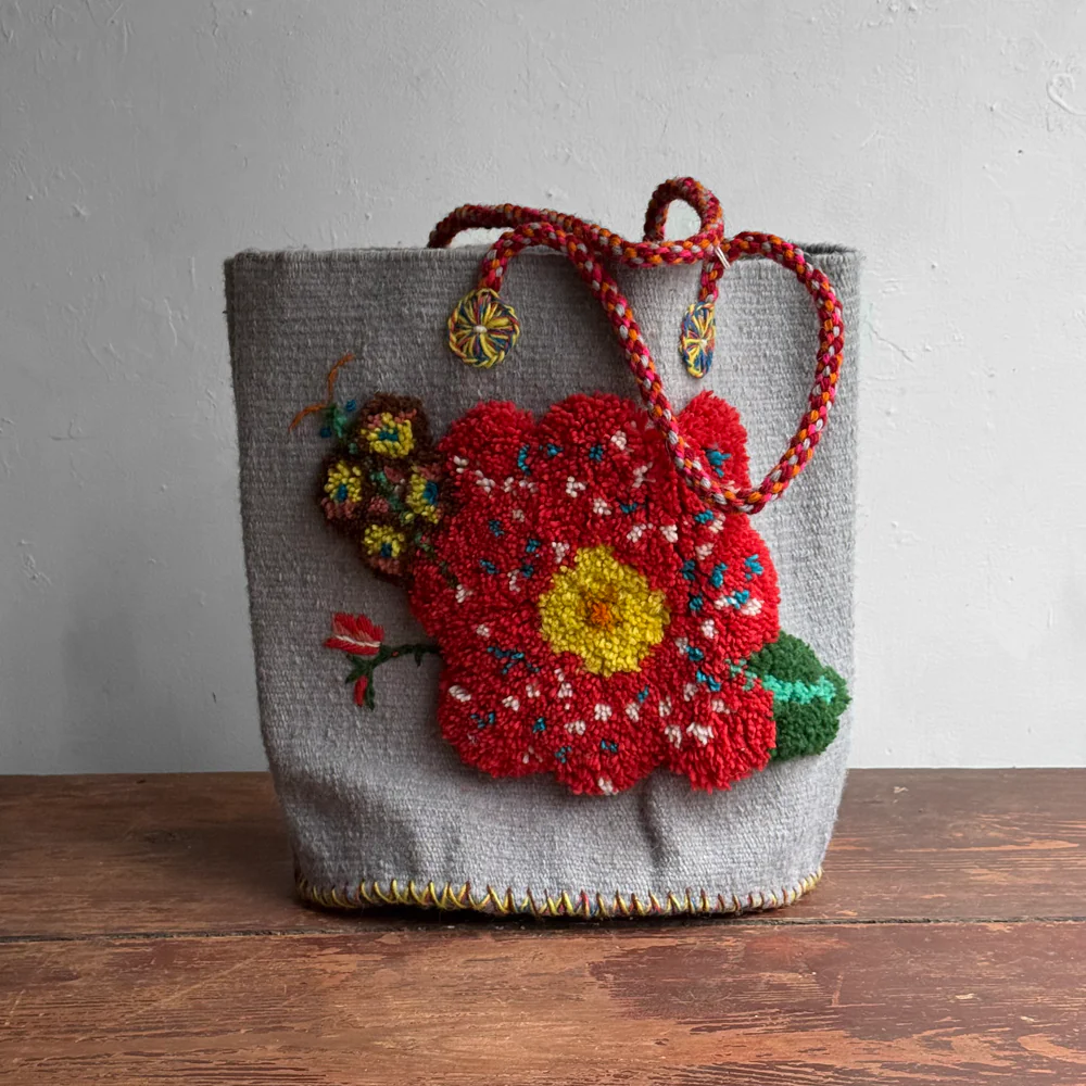 PO! Paris Nathalie Lete Woven & Knotted "Papillon Fleur" Tote Bag in Gris - Image 2
