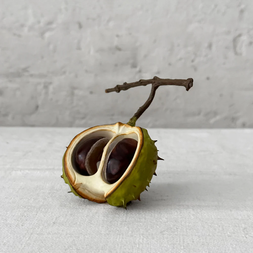 Porcelain Half Horse Chestnut with 2 Removable Horse Chestnuts