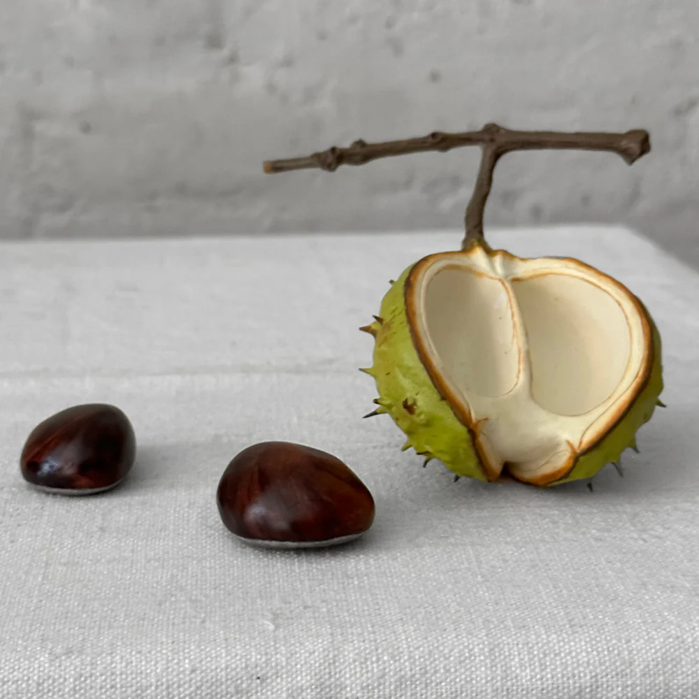 Porcelain Half Horse Chestnut with 2 Removable Horse Chestnuts - Image 4