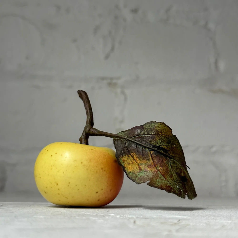Porcelain Lady Apple with Leaf - Image 2