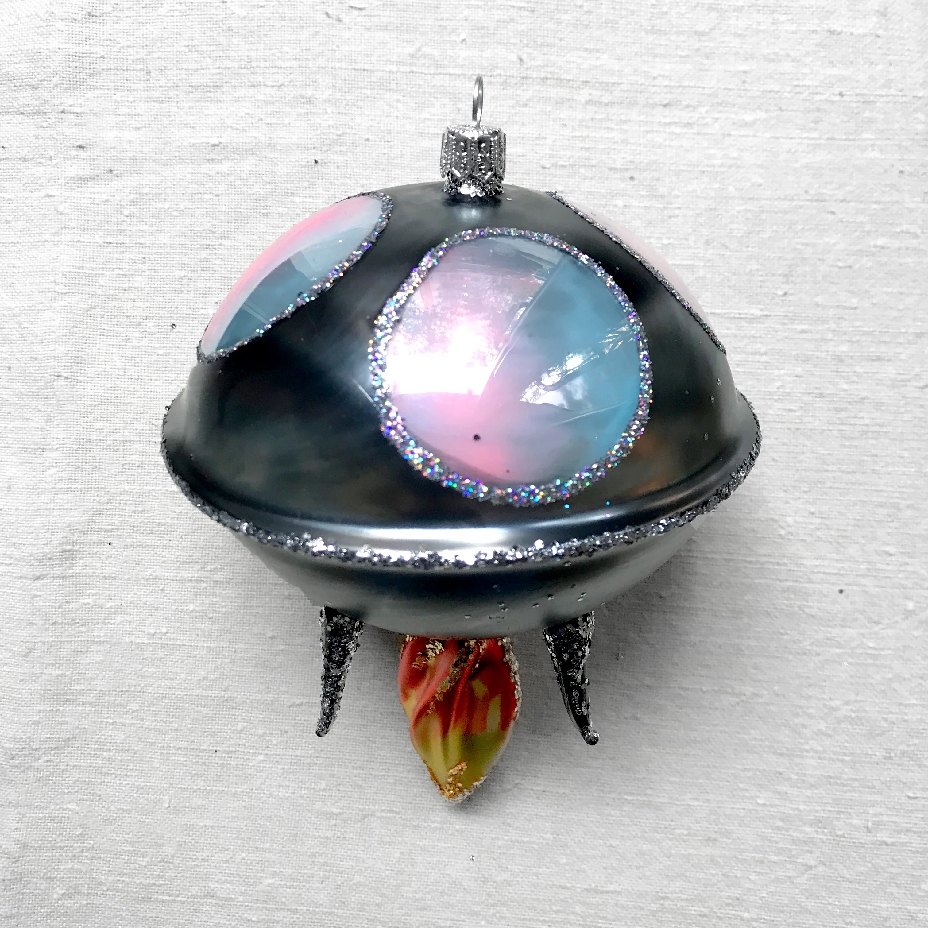 Round Spaceship Ornament - Image 2