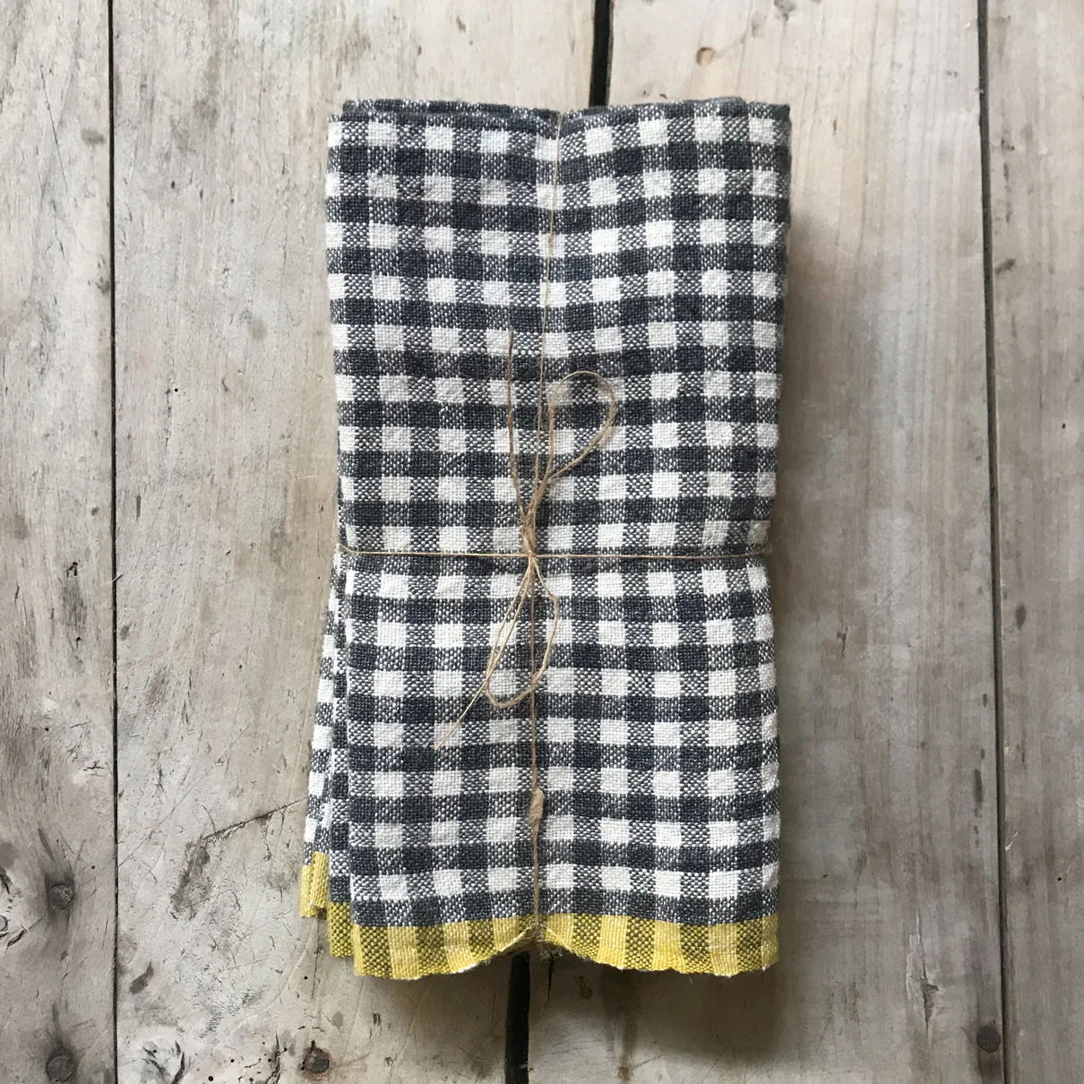 Set of 4 Gingham Napkins in Grey & Dijon