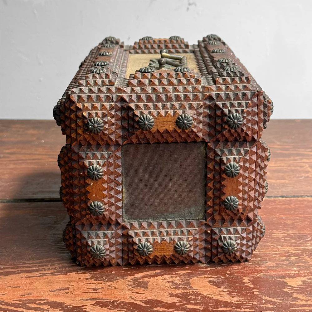Small 20th-century Tramp Art Box - Image 9