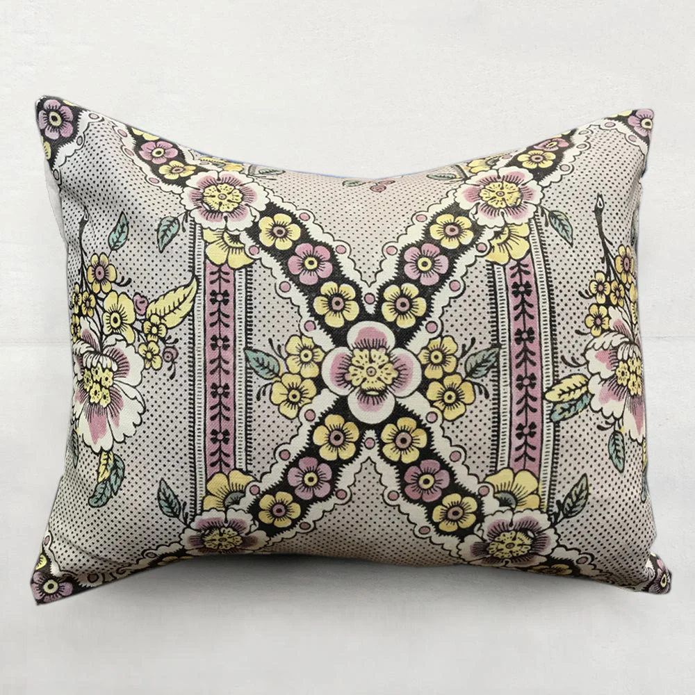 Small Guirlandes de Fleurs Pillow (No. 1B) with Linen Backing
