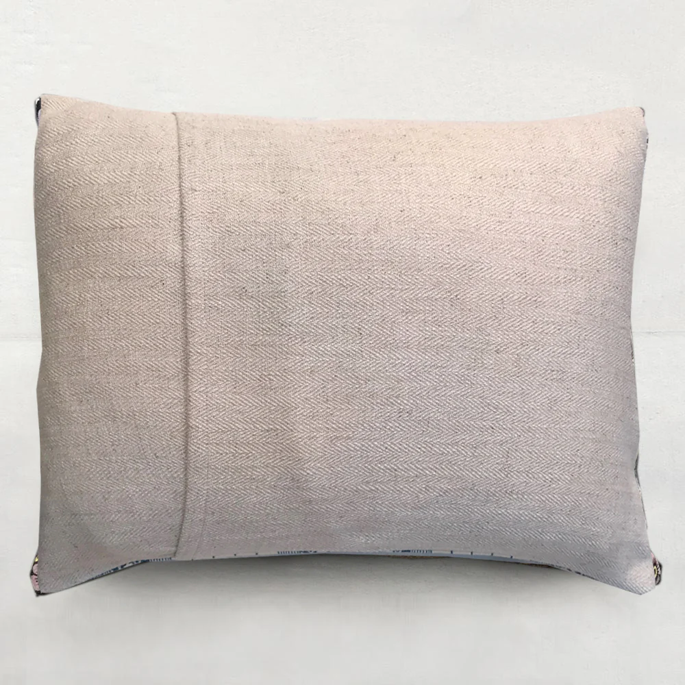 Small Guirlandes de Fleurs Pillow (No. 1B) with Linen Backing - Image 6