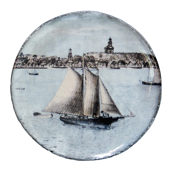 Fishing Schooner Saucer