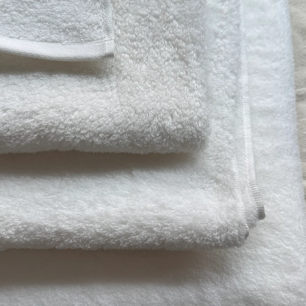 UCHINO Blissful Washcloths & Towels - Image 2